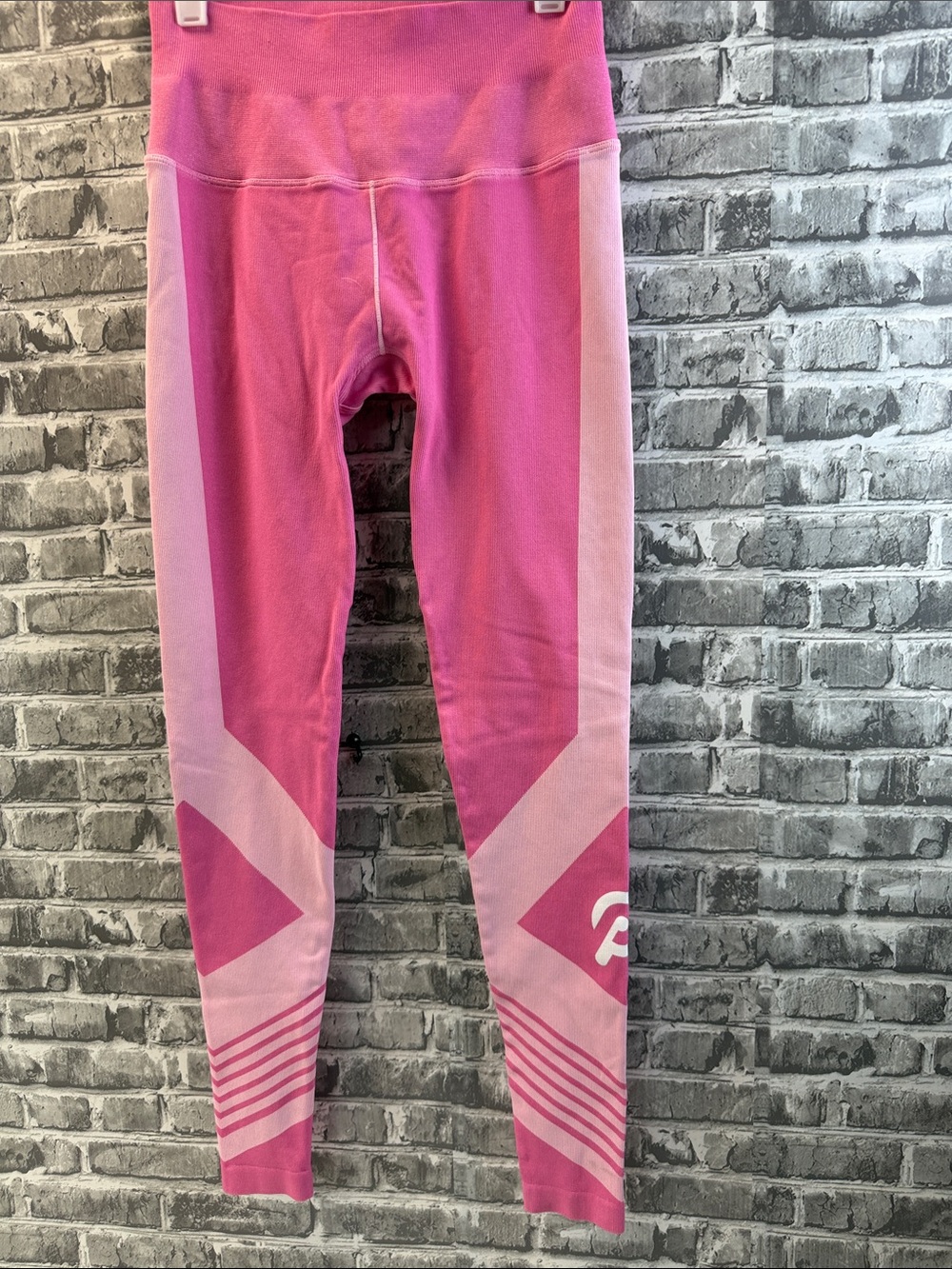 Peloton Pink Tone‎ Geometric Leggings